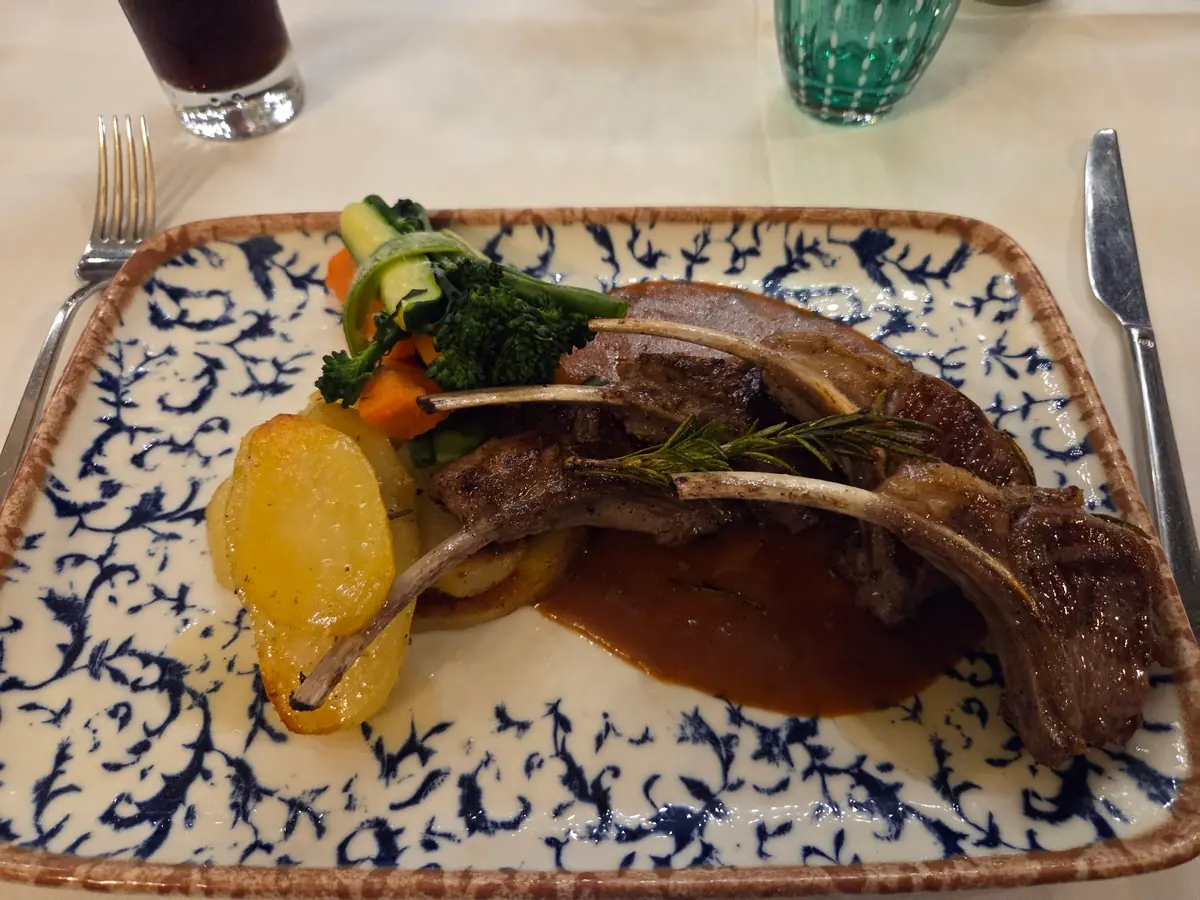 Lugana - Italian Restaurant photo (photo 2 of 3)
