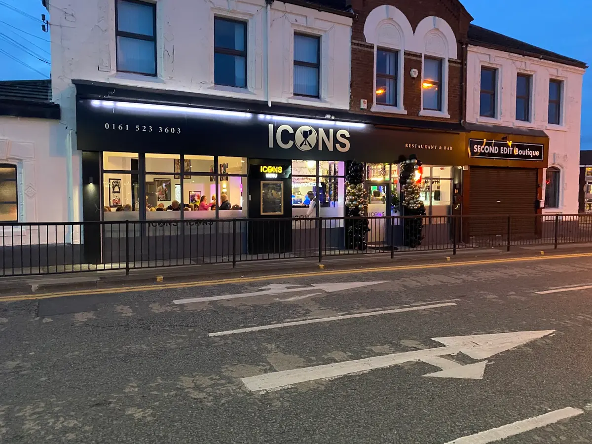 Icons Bar & Restaurant photo (photo 1 of 3)