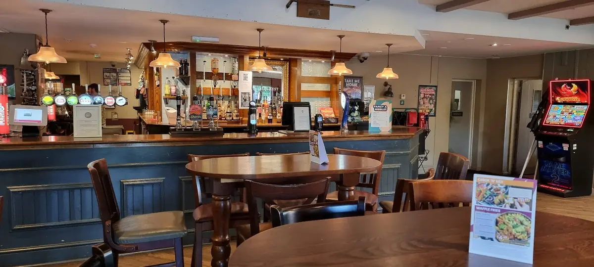 Inside The Tyler's Rest, Reading