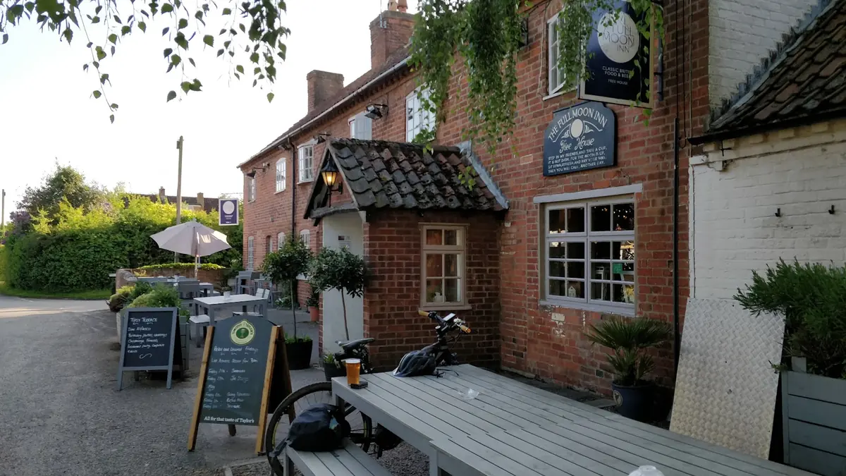 Full Moon Inn