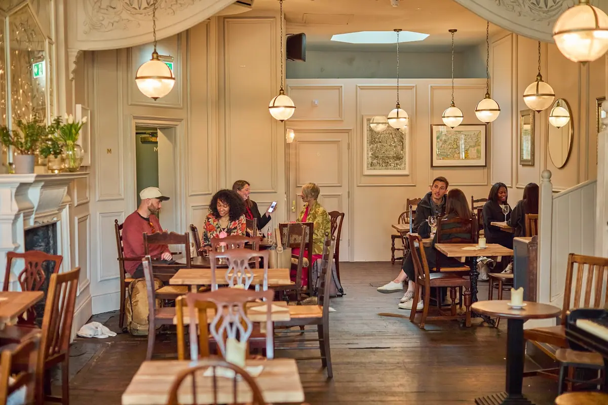 The Hare & Hounds — Bars in London