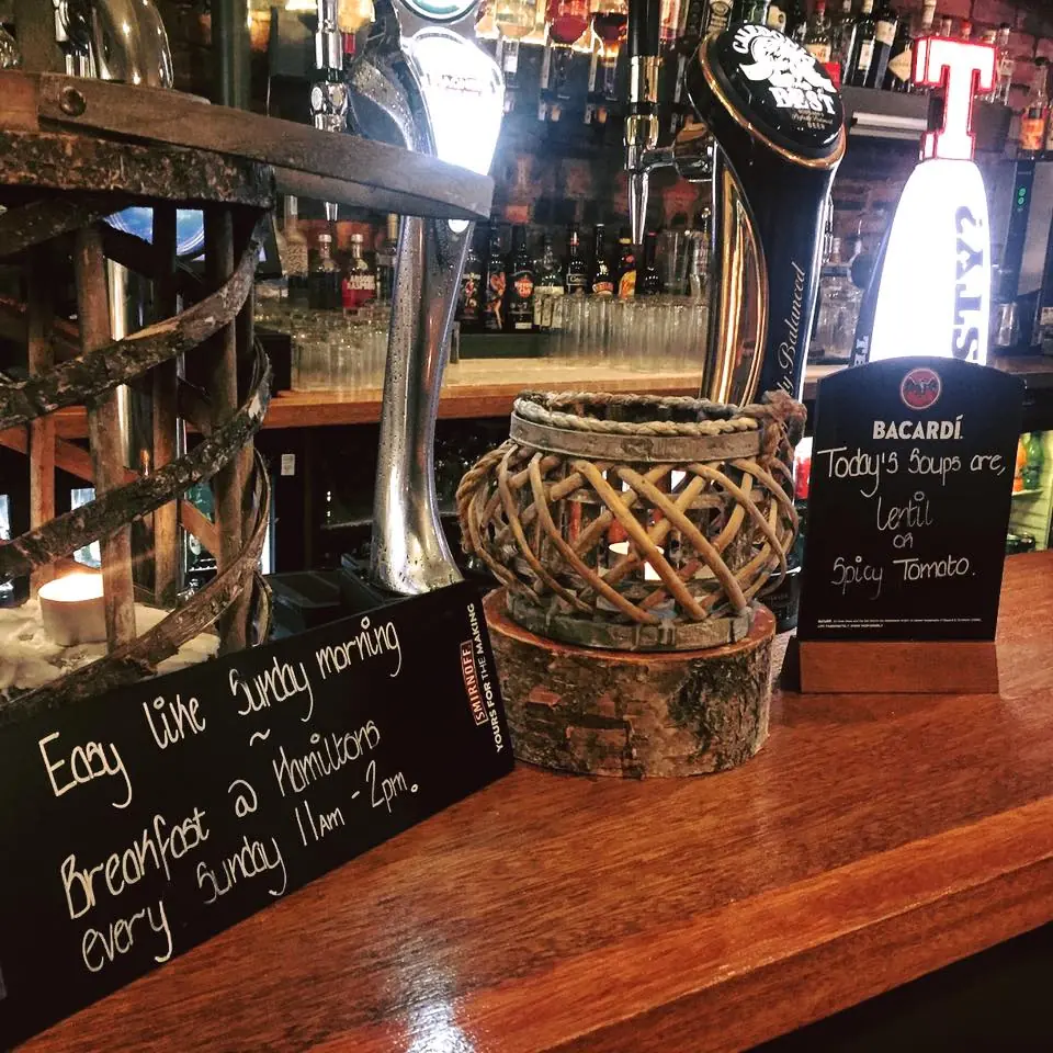 Porthead Tavern and Hamiltons Restaurant — Bar & grills in Irvine