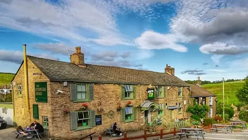 The Spinners Arms, Springhead, Oldham photo (photo 2 of 3)