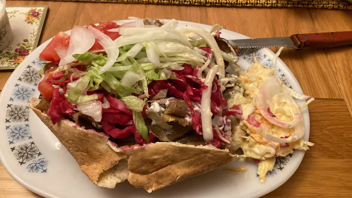 Ali's Kebab Pizza House photo (photo 1 of 3)