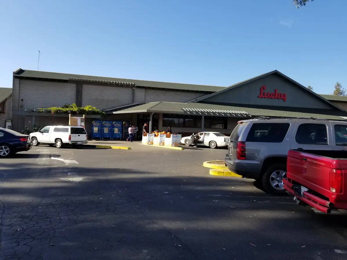 Maxwell Village Shopping Center — Shopping Malls in Sonoma