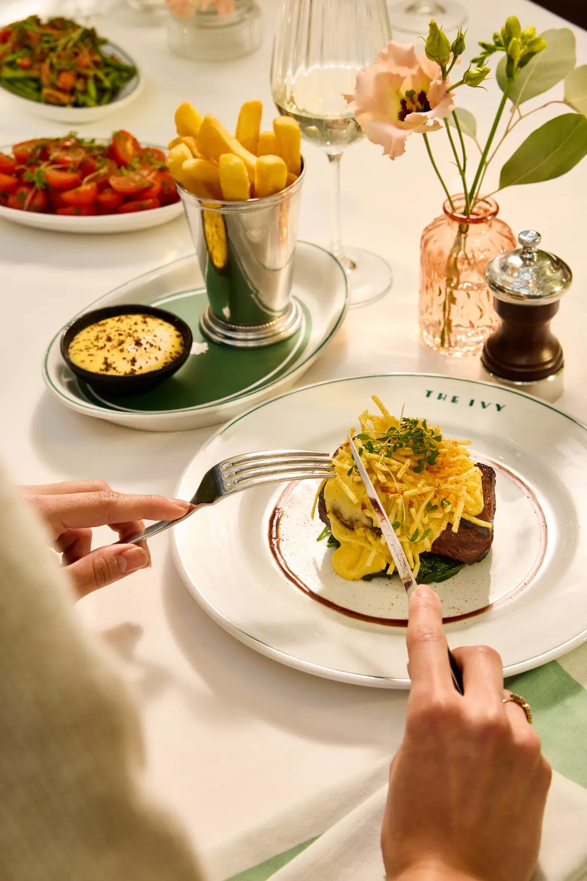 The Ivy Kensington Brasserie photo (photo 3 of 3)