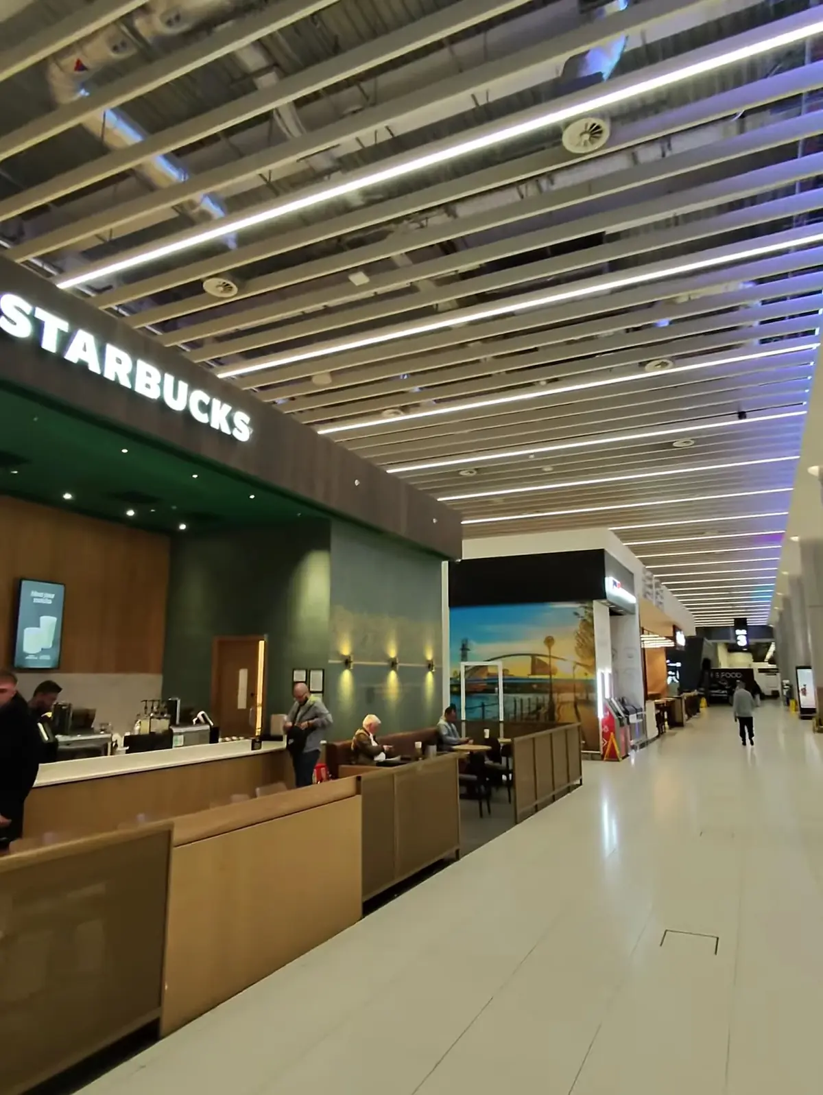 Starbucks Coffee, Arrivals photo (photo 1 of 3)