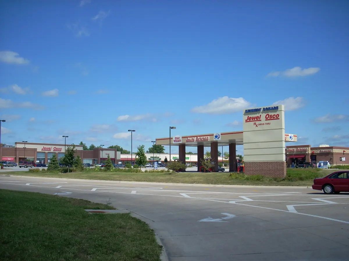 Kennedy Square Shopping Center — Shopping Malls in East Moline