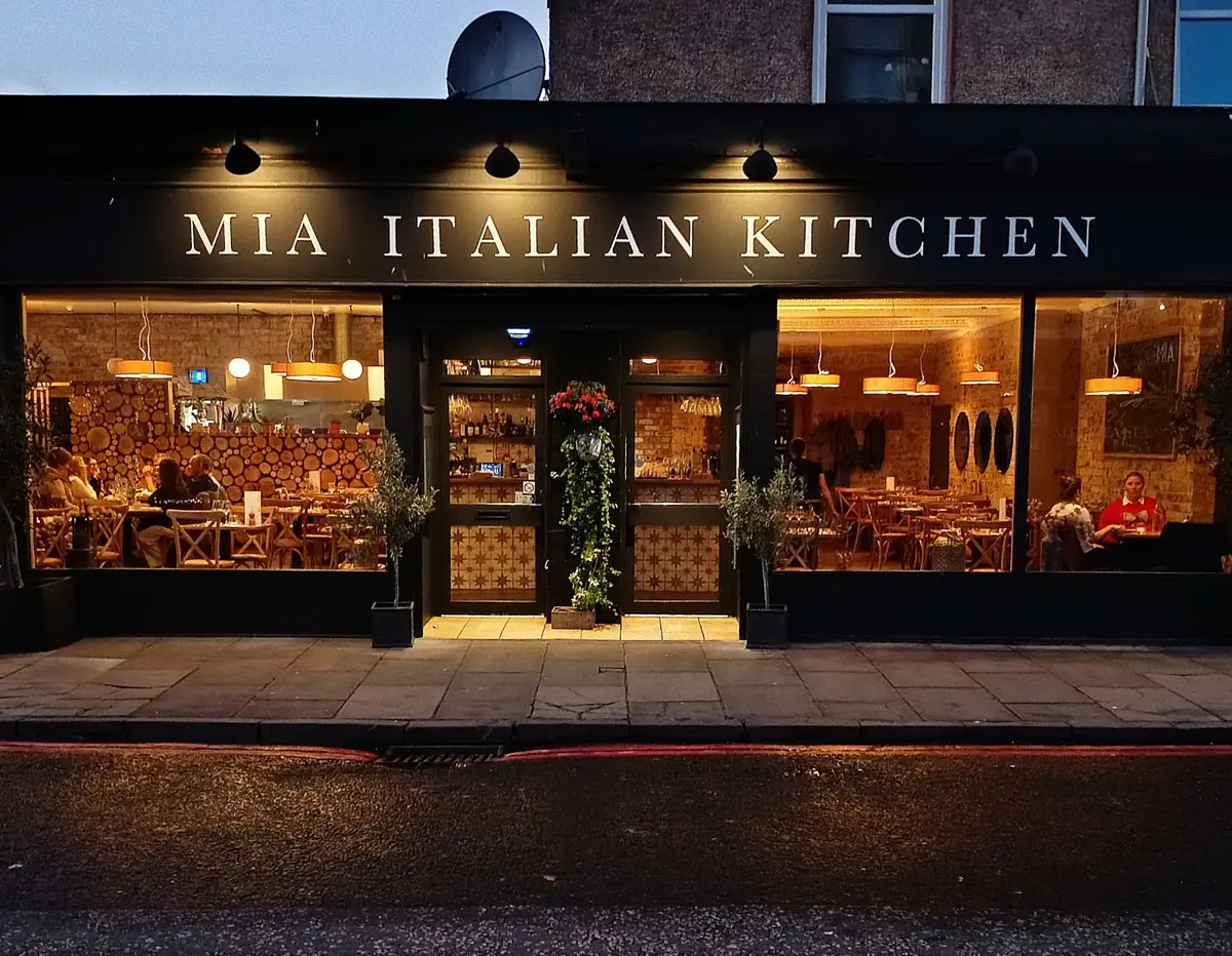 Mia Italian Kitchen Dalry — Italian Restaurants in Edinburgh