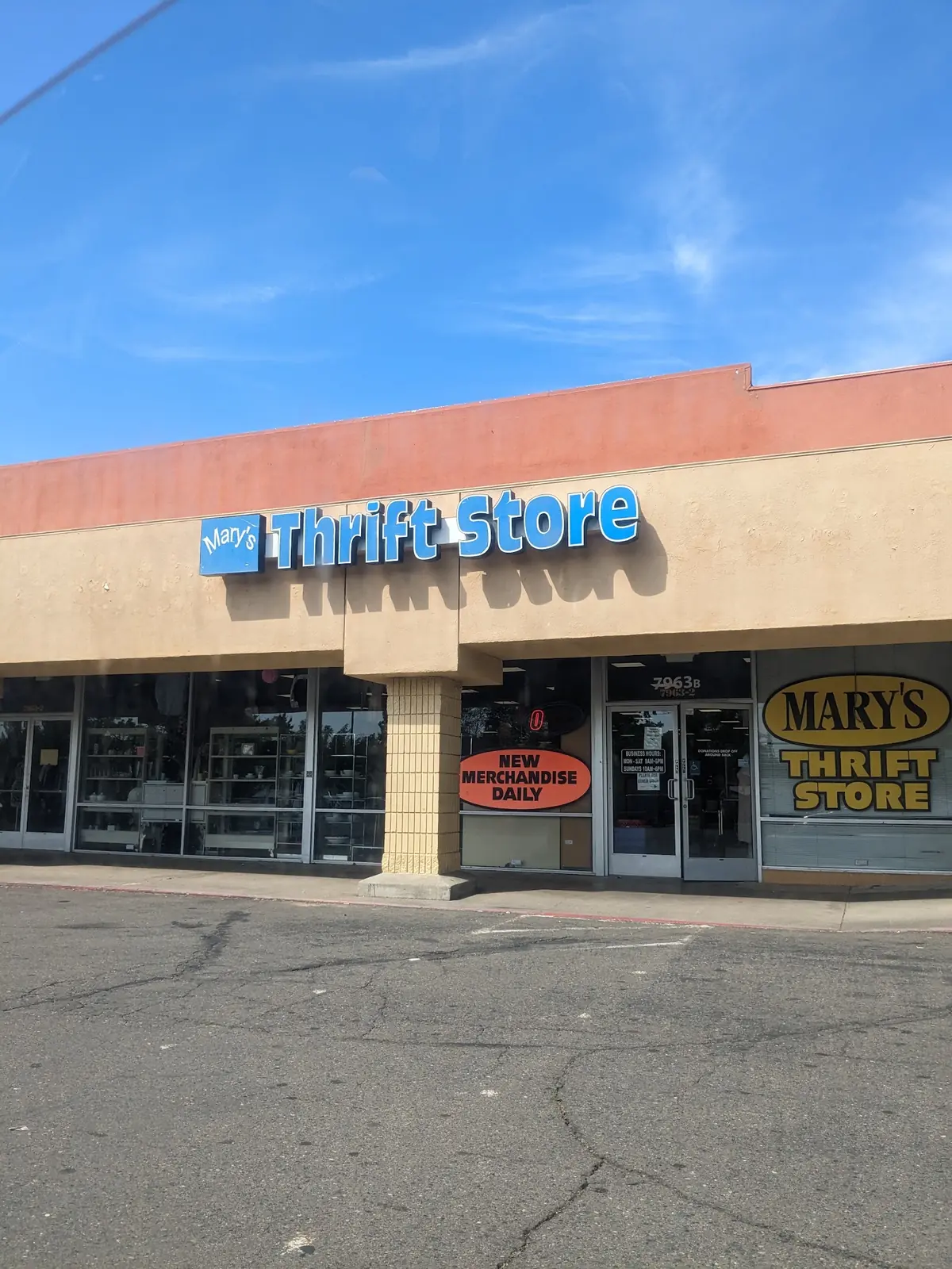 Grand Oaks Shopping Center — Shopping Malls in Citrus Heights