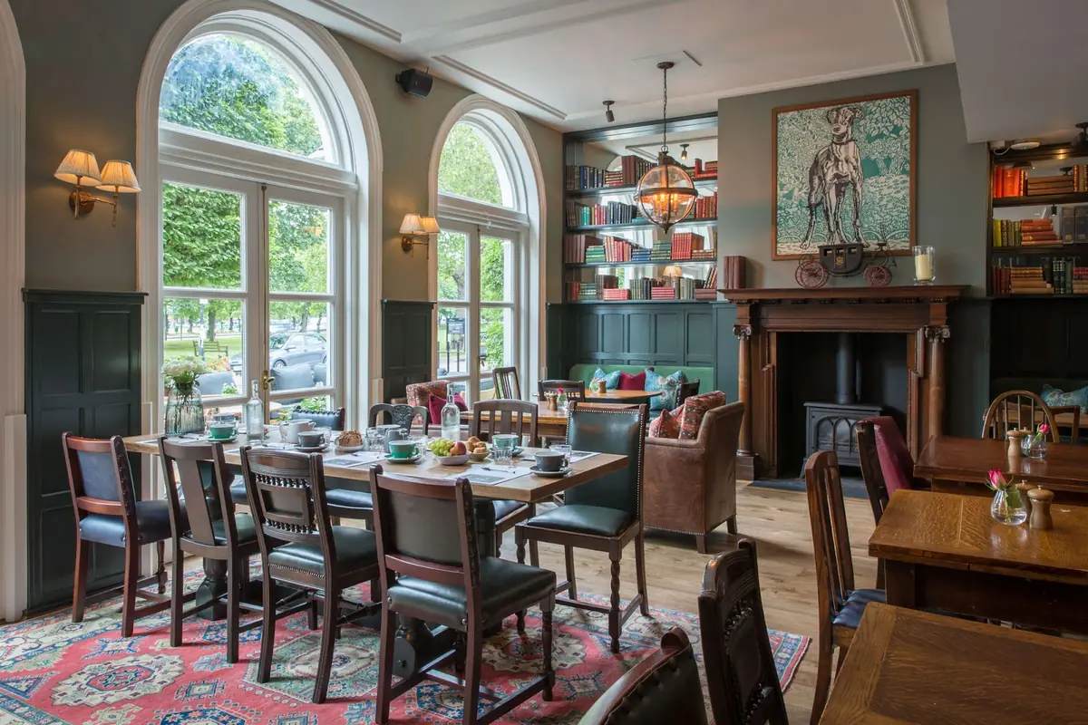 Coach & Horses — Bars in London