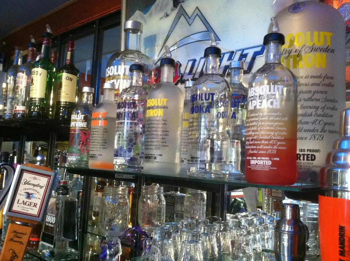 Blu's Bar — Bars in Anniston