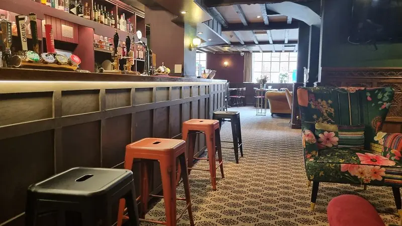 Bee's Knees, Cirencester — Bars in Cirencester