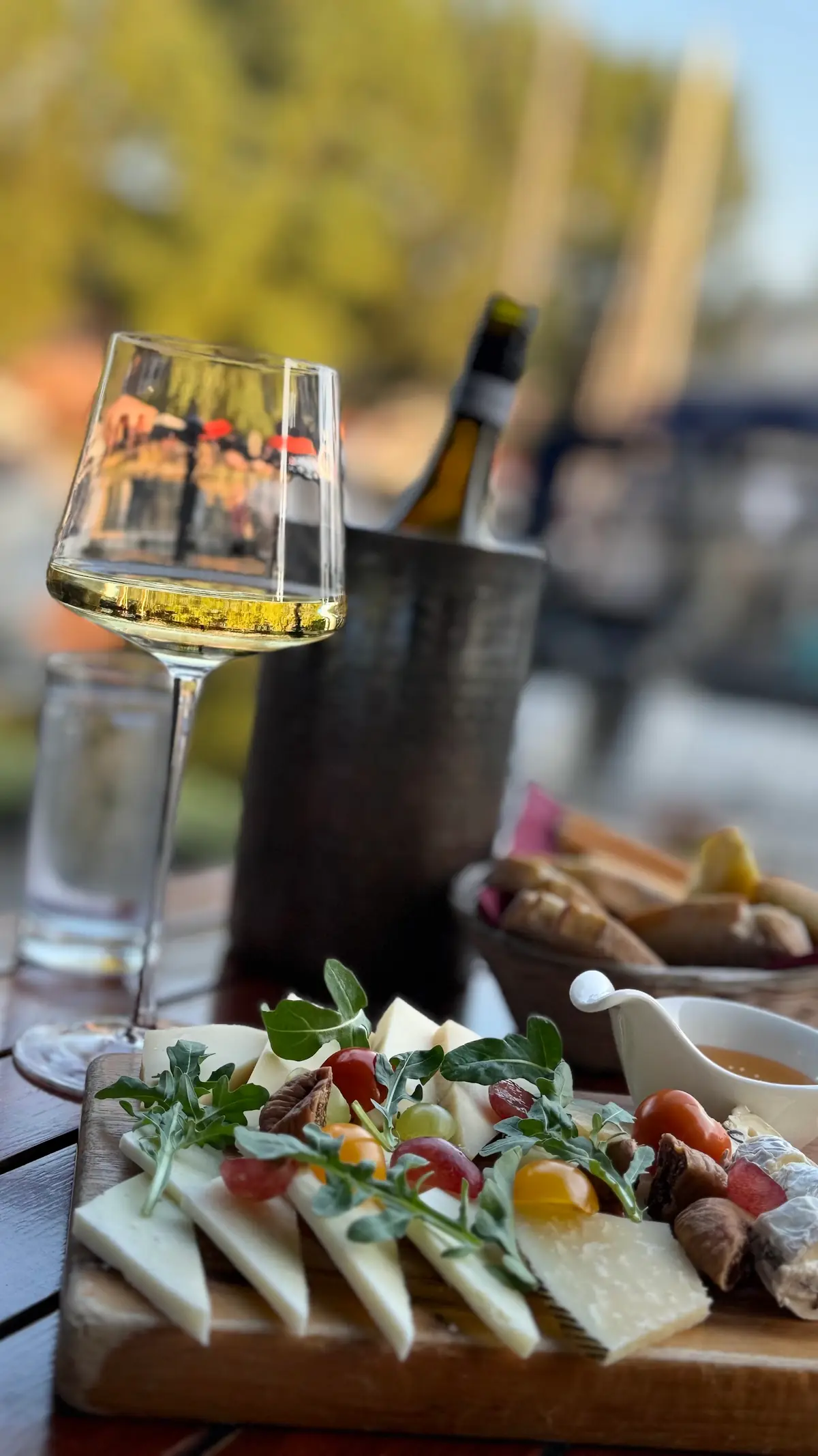 Traders Wine Bar photo (photo 2 of 3)