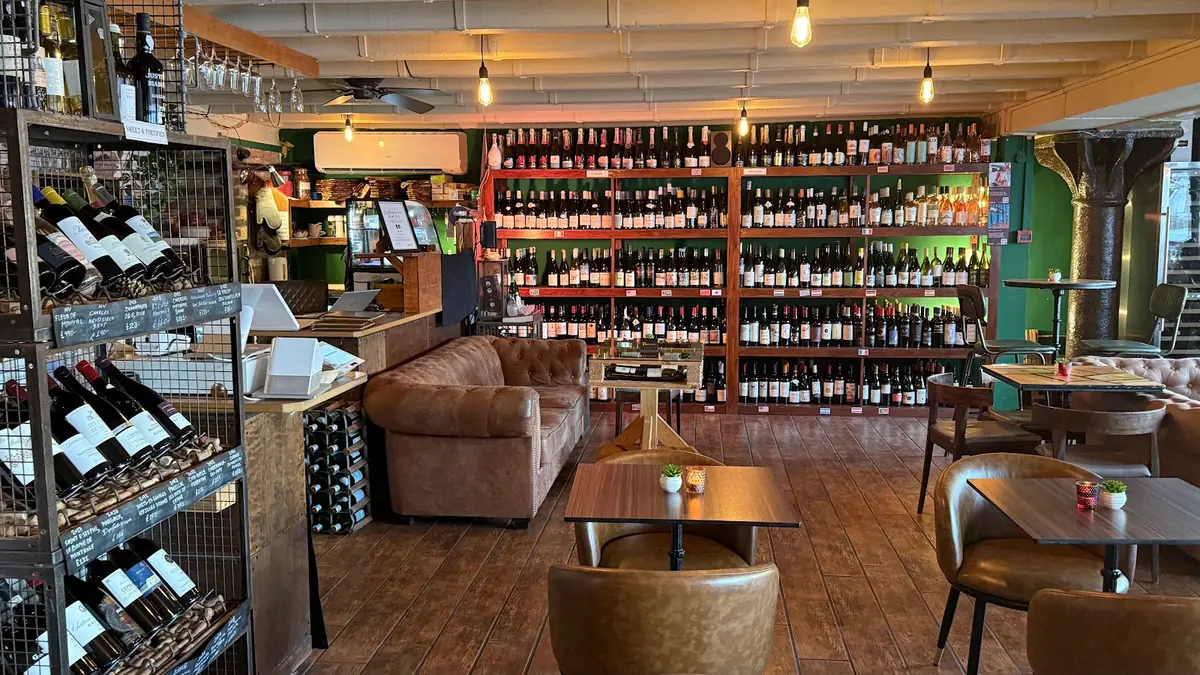 Traders Wine Bar — Wine Bars in London