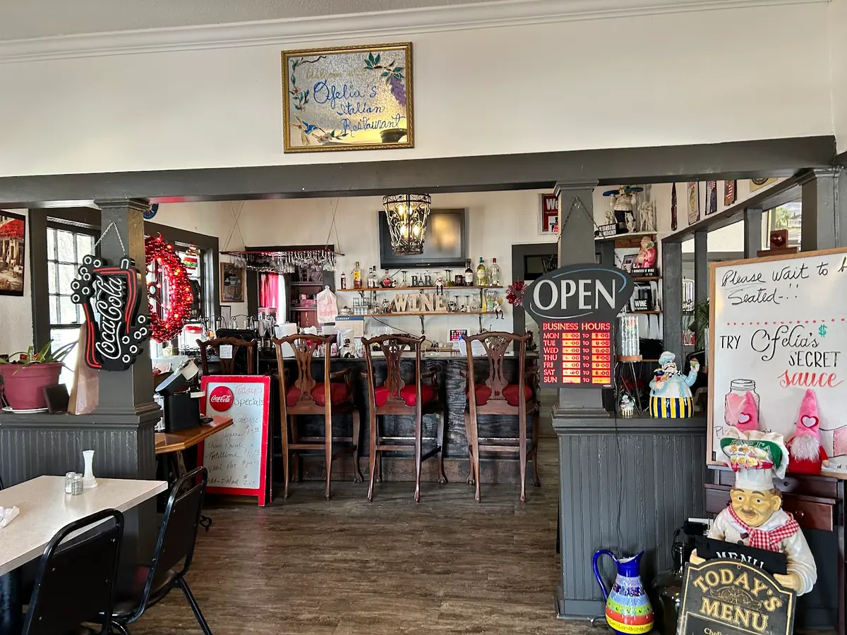 Ofelia's Italian Restaurant — Italian Restaurants in Andalusia