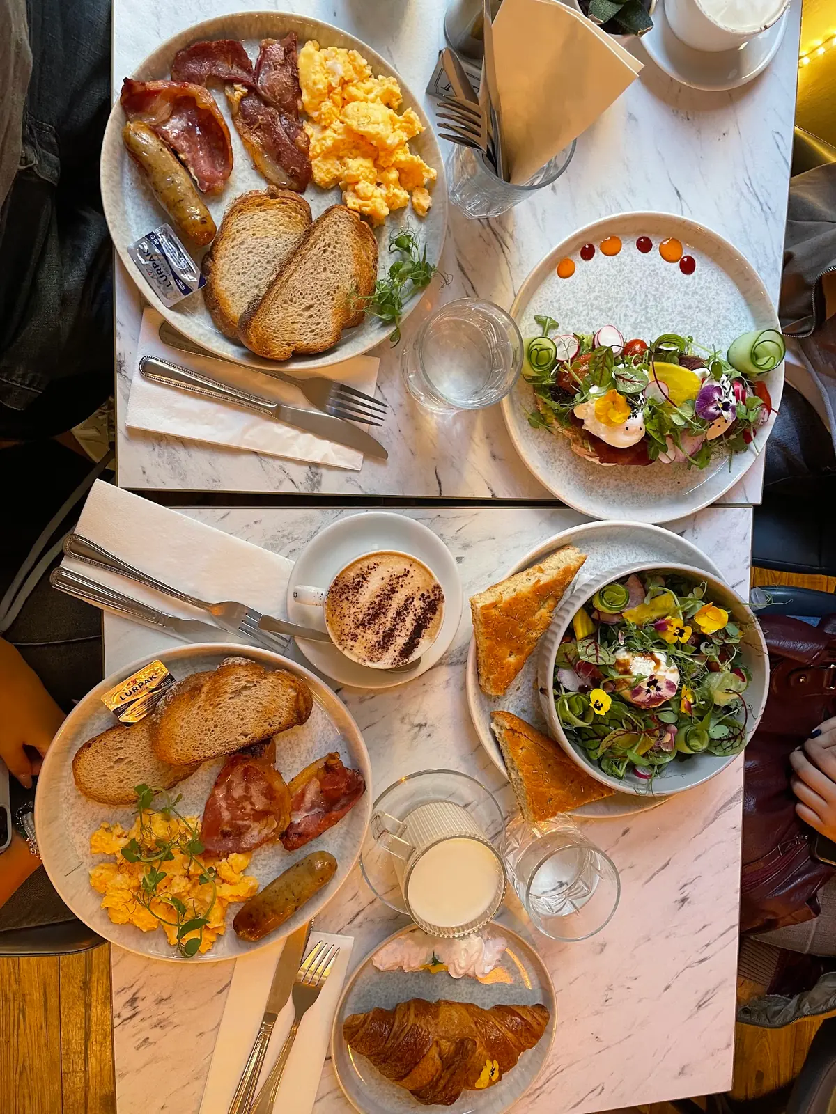 La meena cafe photo (photo 3 of 3)