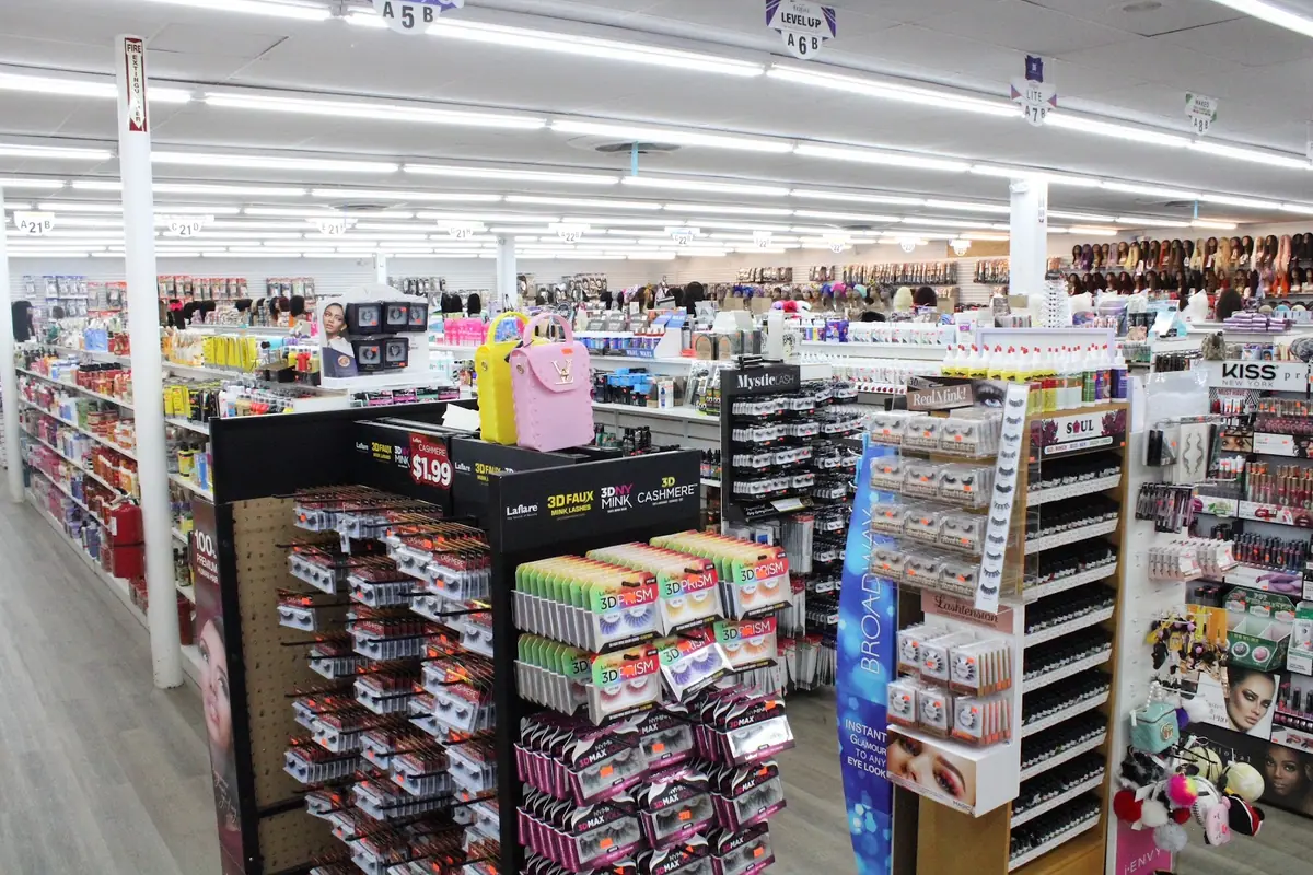 Queen's Beauty Supply photo (photo 1 of 3)