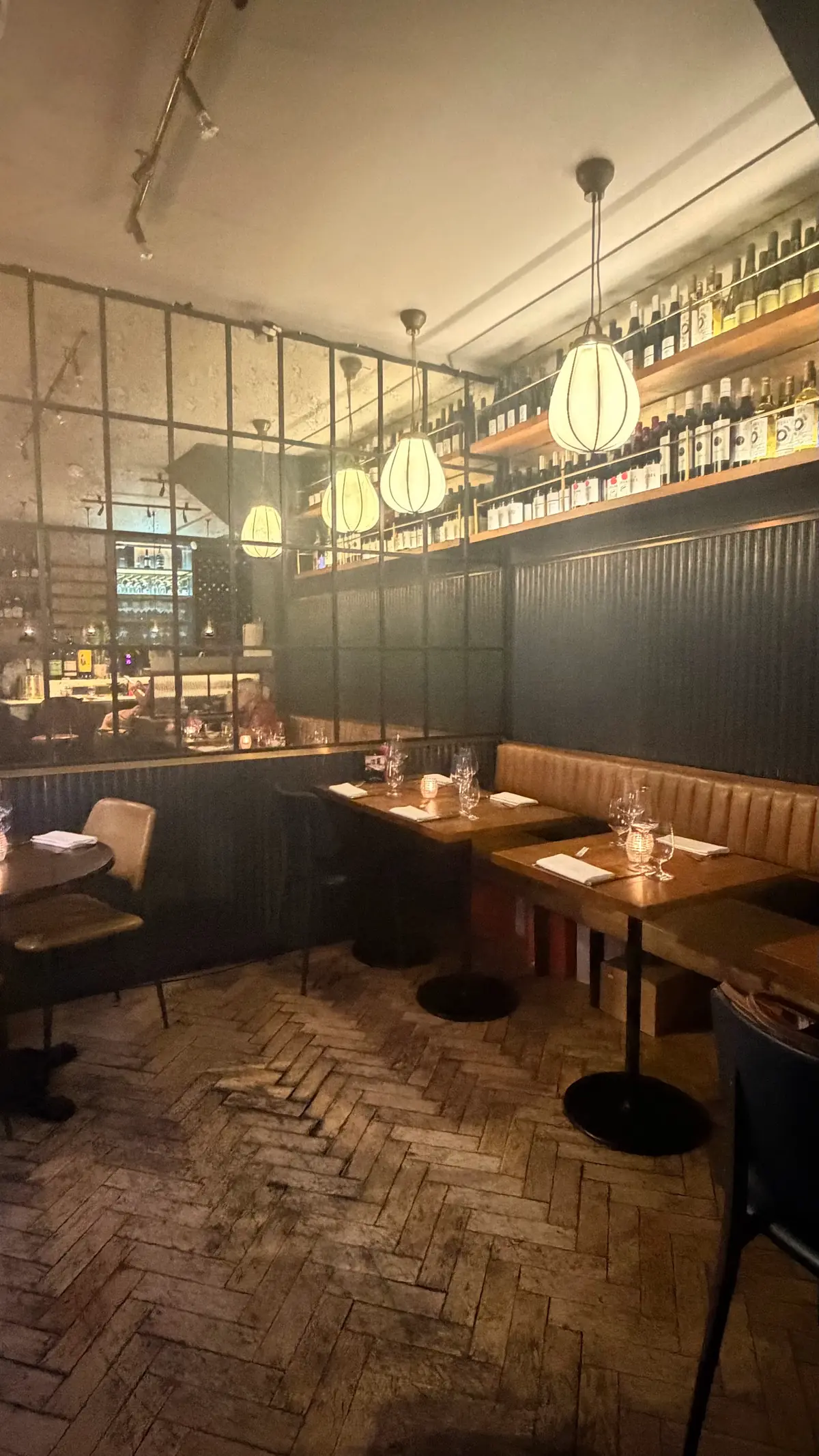 Blandford Comptoir photo (photo 2 of 3)