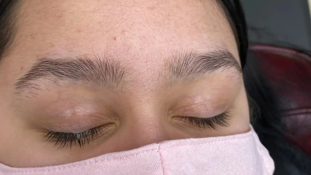 Tulips Eyebrow Threading photo (photo 1 of 3)