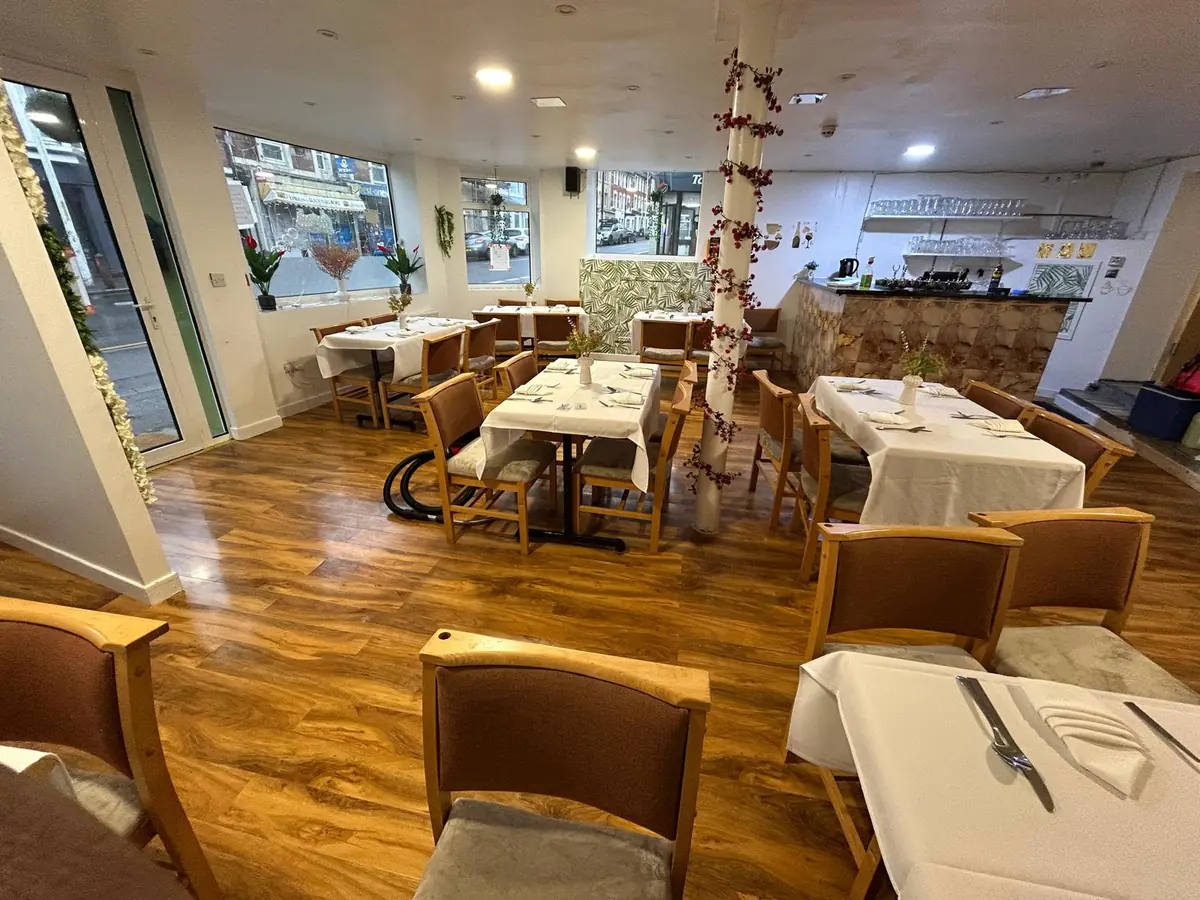 ROYAL TANDOORI INDIAN RESTAURANT photo (photo 2 of 3)