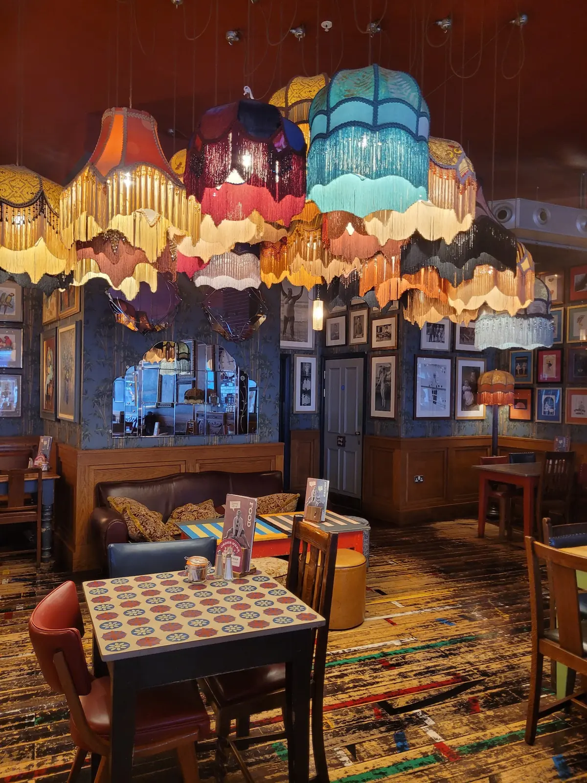 Cassio Lounge — Restaurants in Watford
