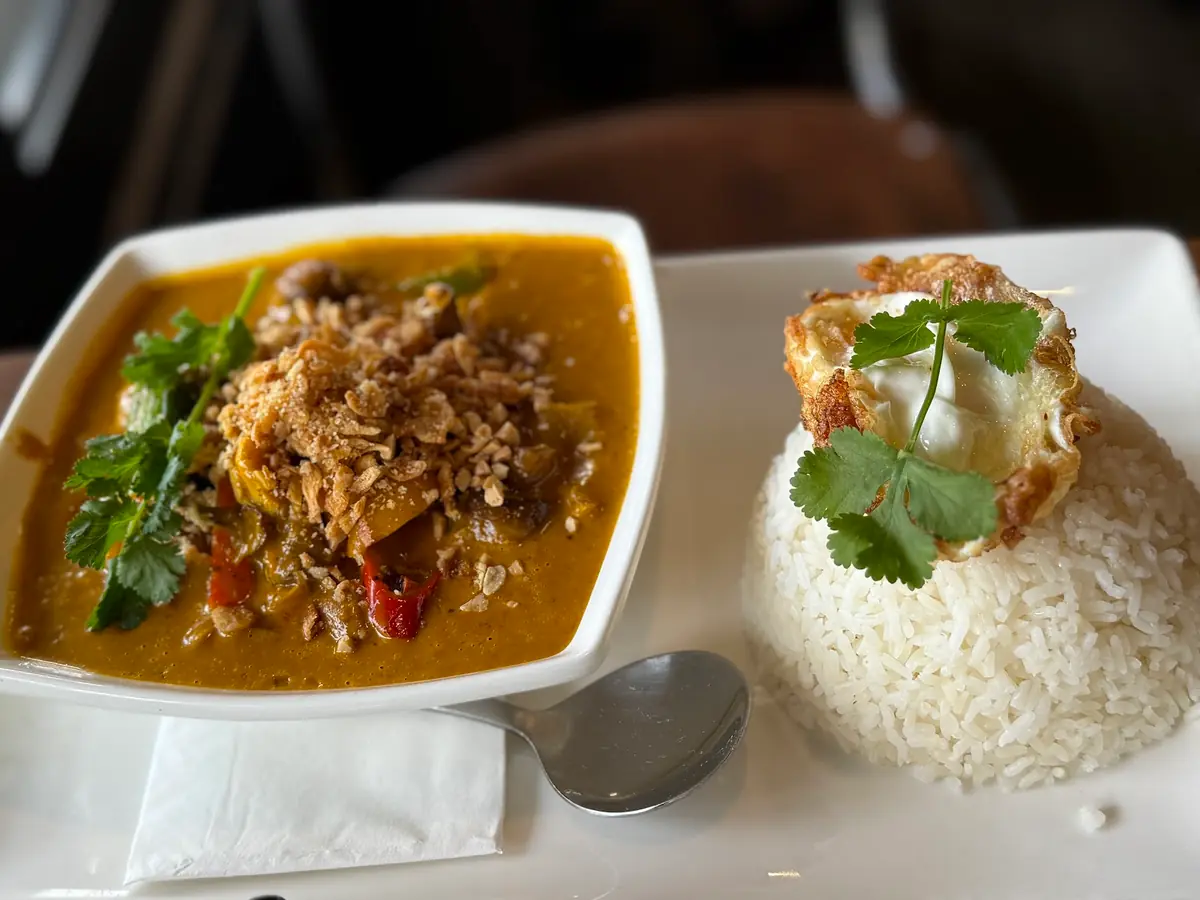 Pho Milton Keynes photo (photo 3 of 3)