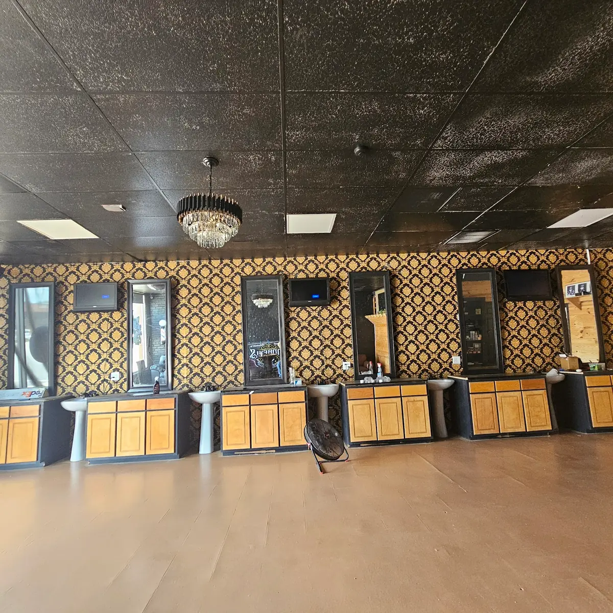 Andrew's Barber Lounge and Salon — Barbershops in Zebulon