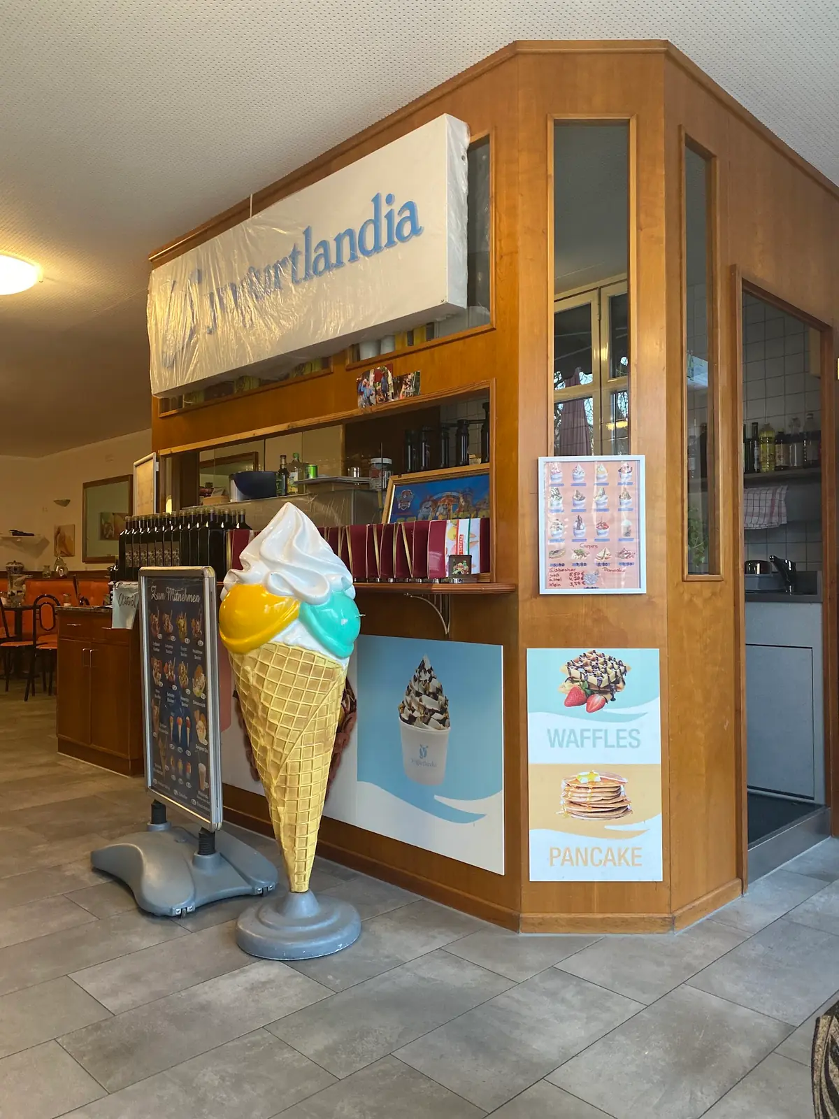 Eisdiele La Fontana — Ice Cream Shops in Plattling