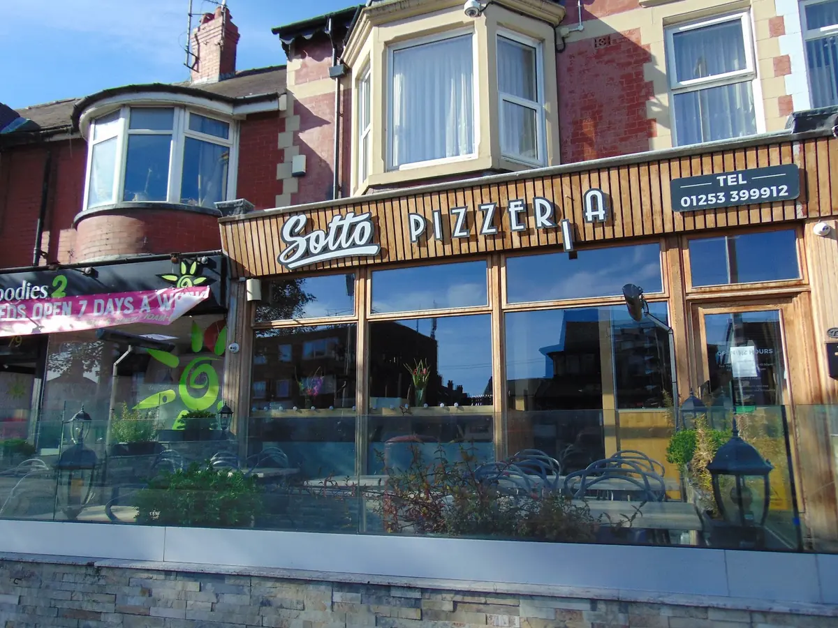 Inside Sotto Pizzeria, Blackpool