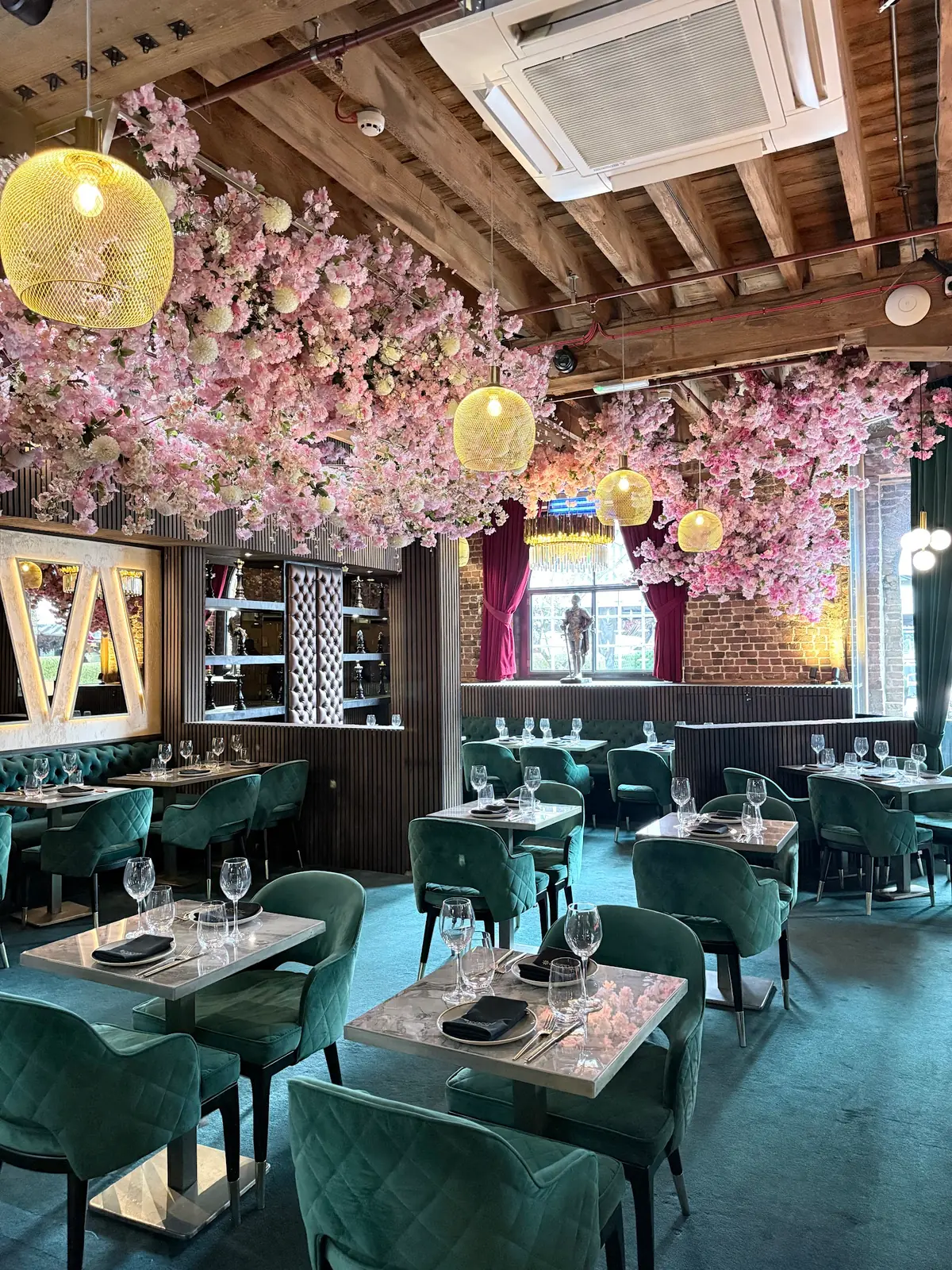 COCO Canary Wharf - Restaurant & Lounge