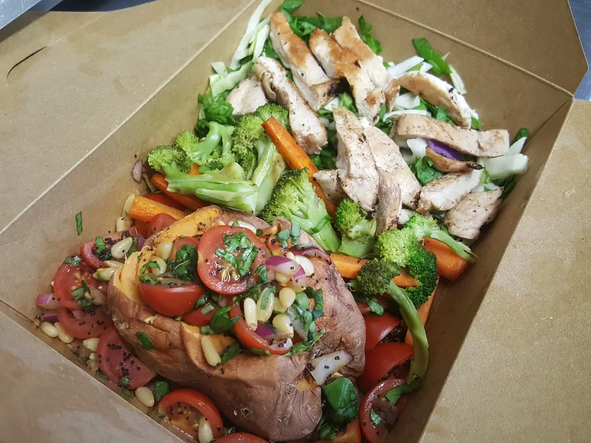 Zaynies Fresh Kitchen photo (photo 2 of 3)
