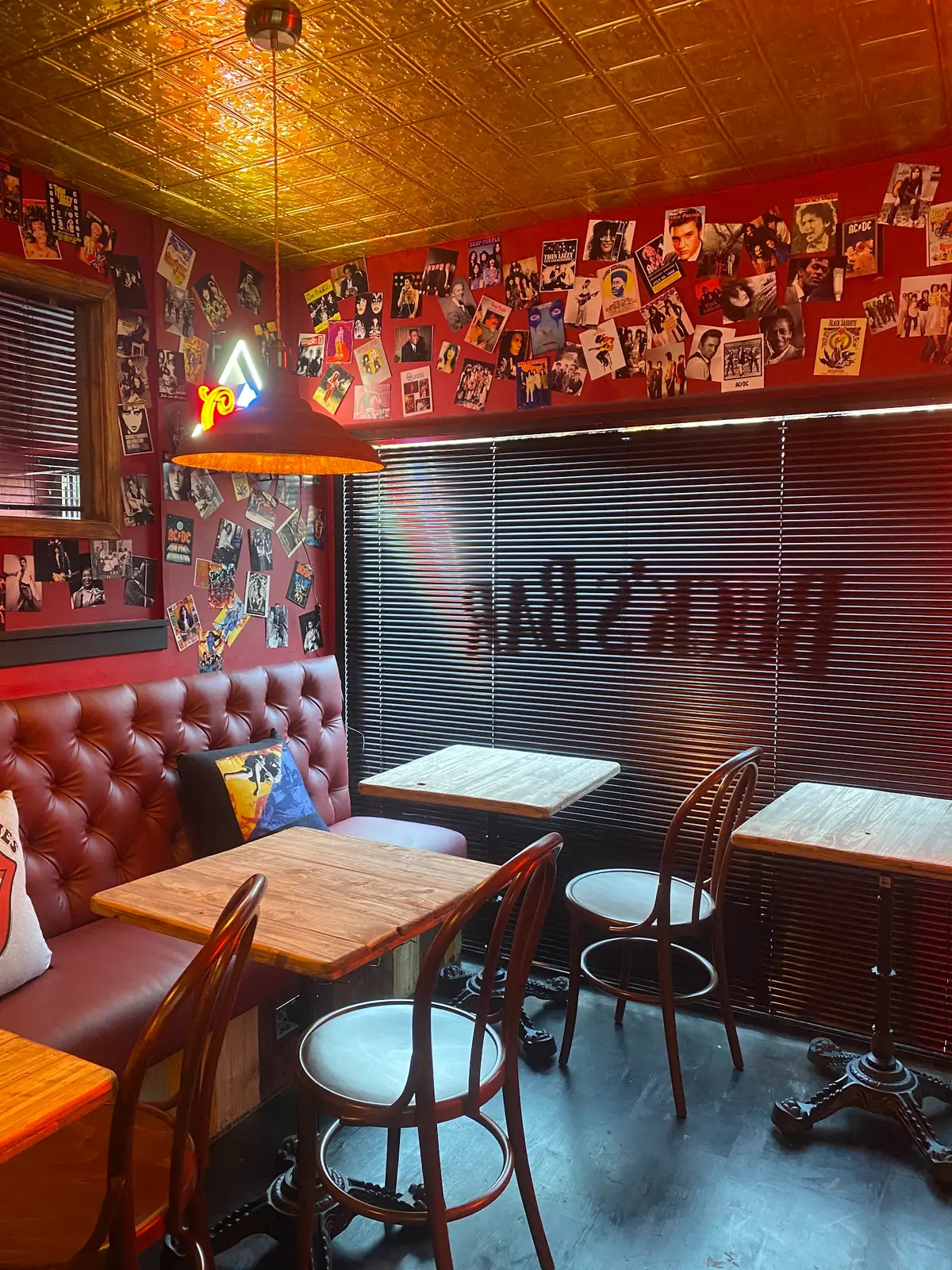 Buck’s Bar Southside photo (photo 1 of 3)