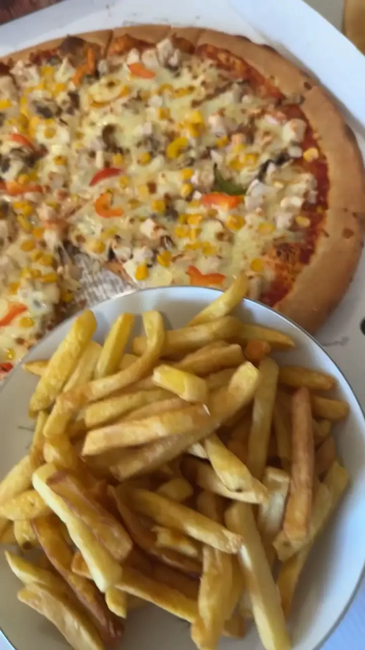 Pizza Lovers | Grantham photo (photo 3 of 3)