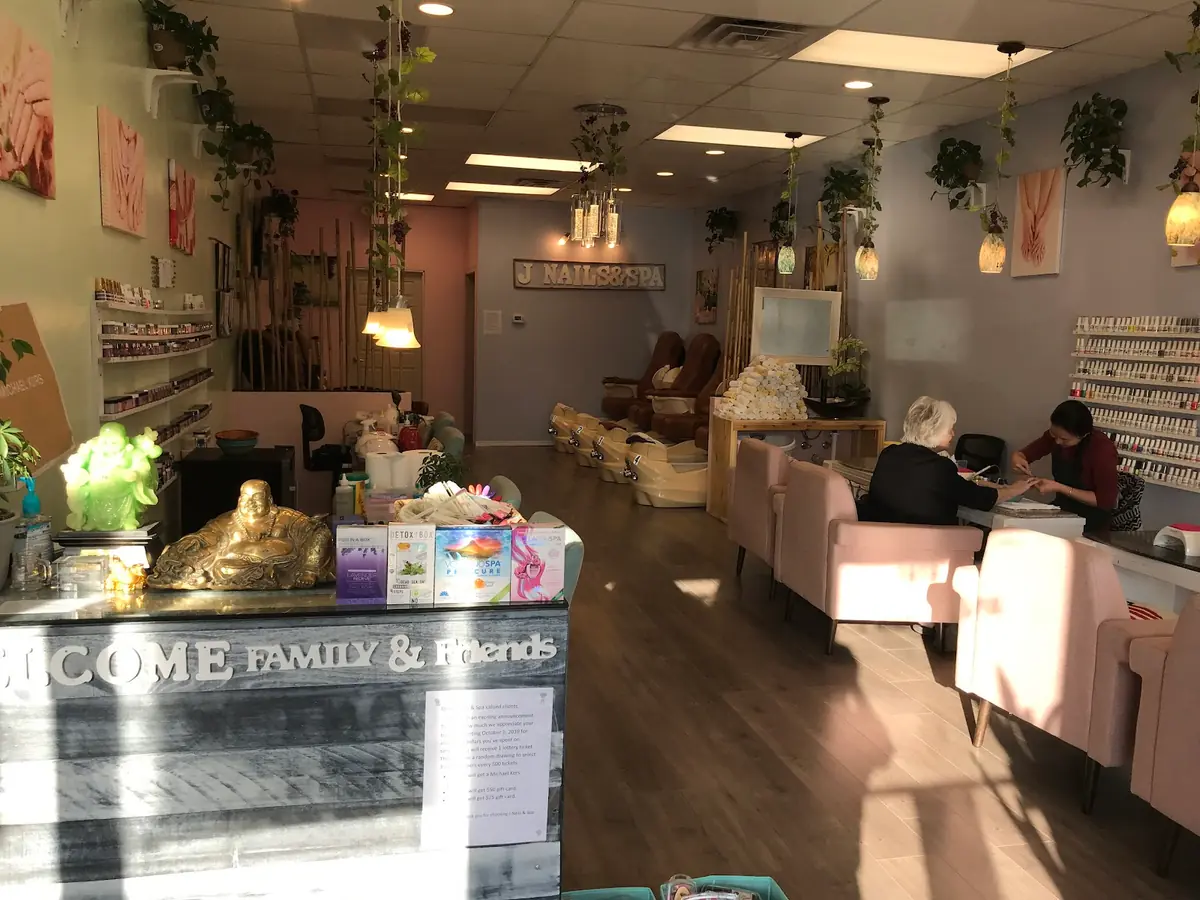 J Nails & Spa photo (photo 1 of 3)