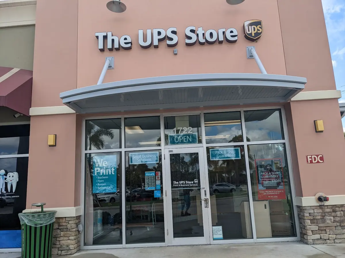 West Lake Commons — Shopping Malls in Dania Beach