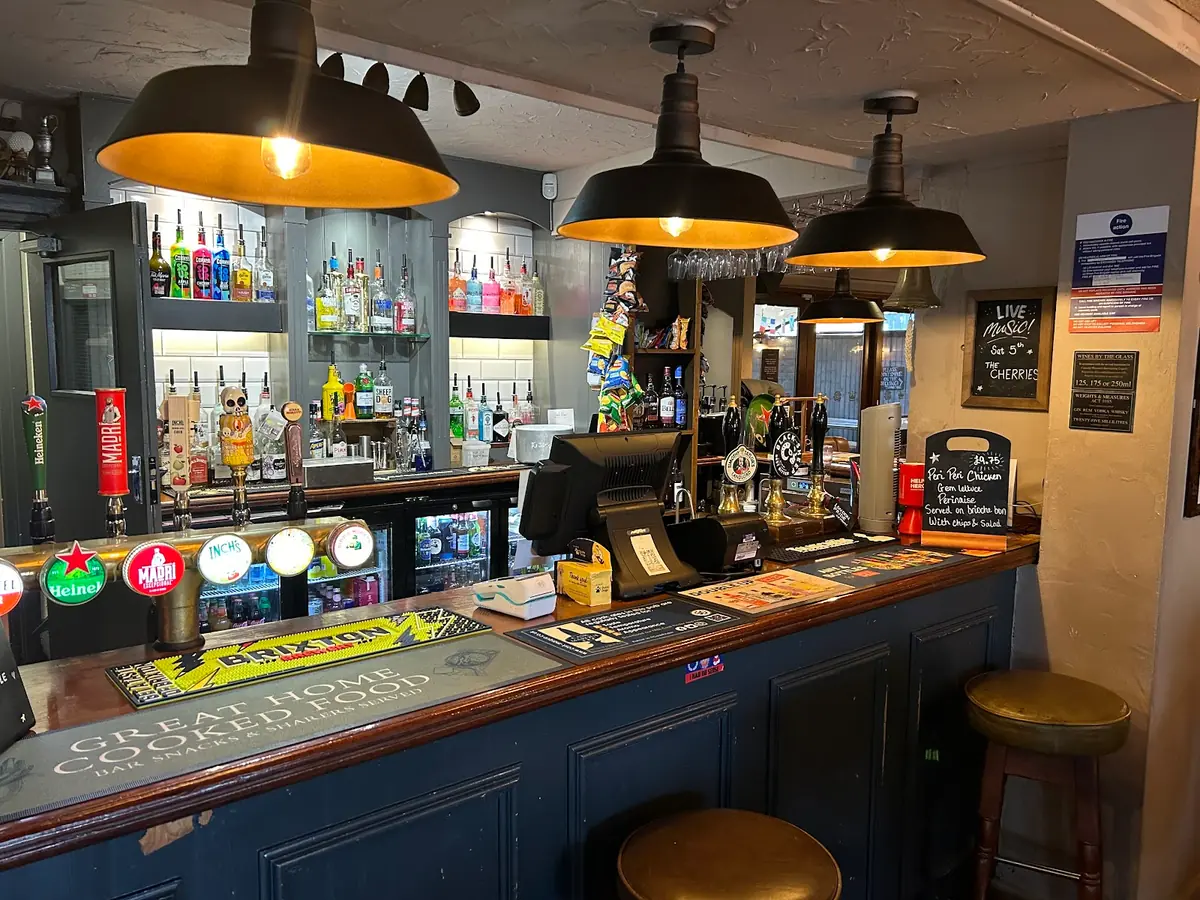 Rose & Crown photo (photo 1 of 3)