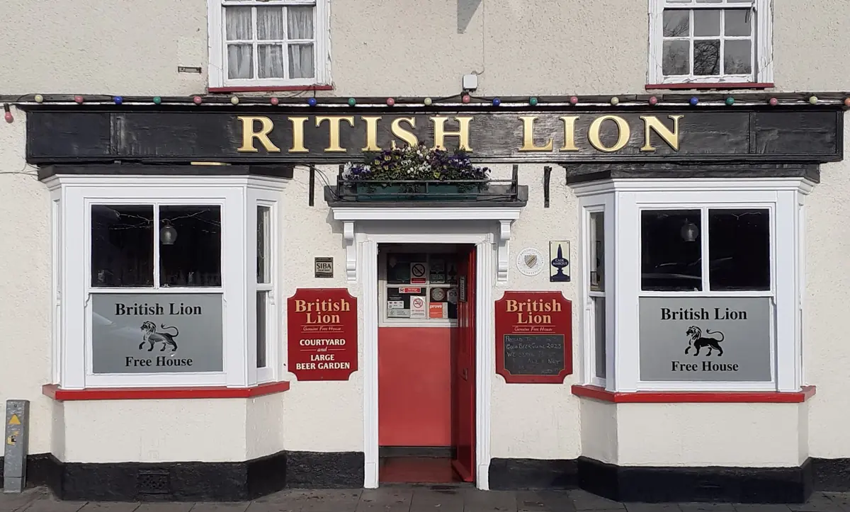 British Lion — Bars in Devizes
