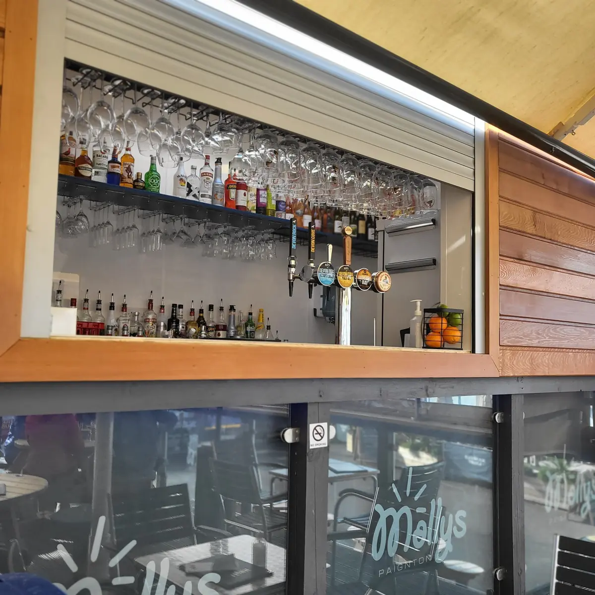 Inside Mollys, Harbour