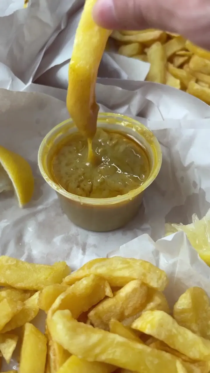 Lee's Fish & Chips Shop photo (photo 2 of 3)