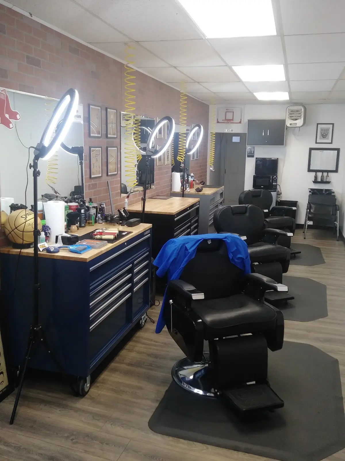 New England Cuts Barber Shop LLC photo (photo 2 of 3)