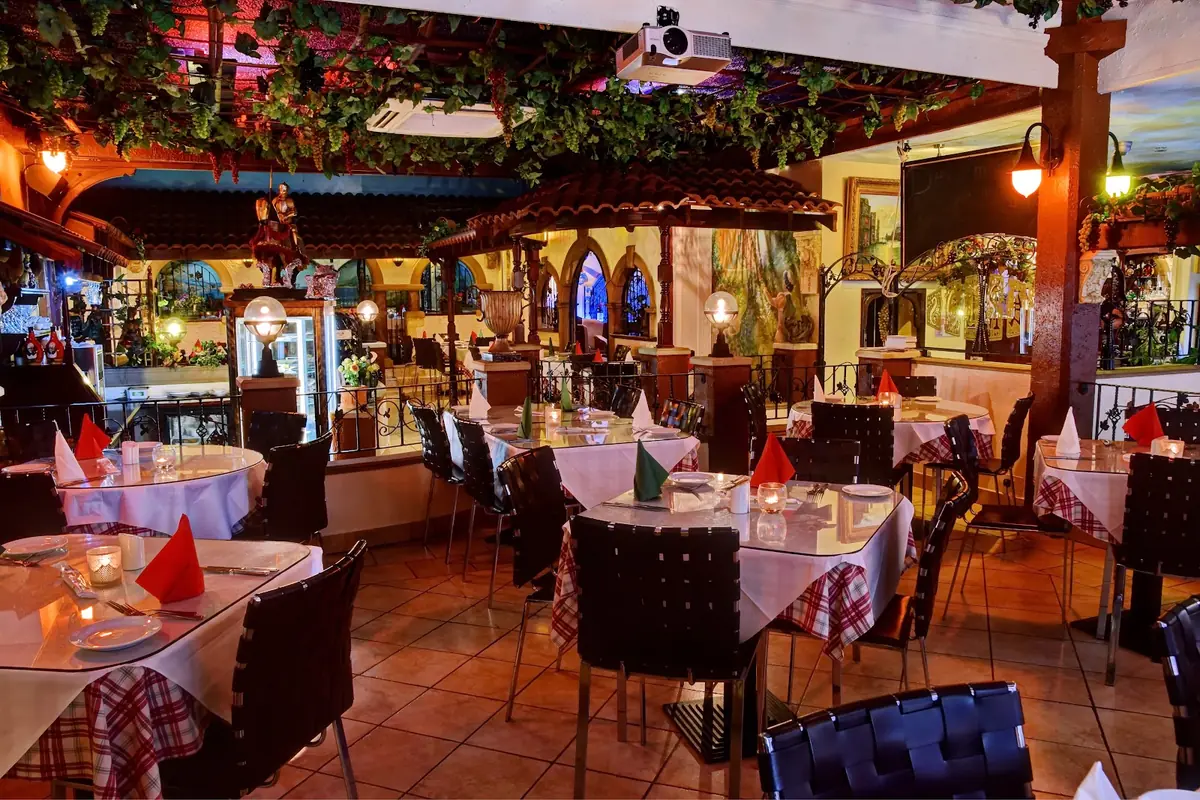Carlo's Restaurant photo (photo 1 of 3)
