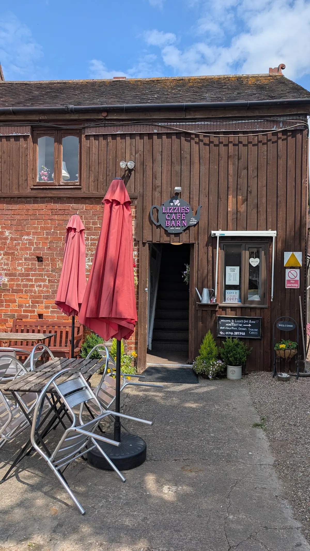 Lizzie's Cafe Barn photo (photo 3 of 3)