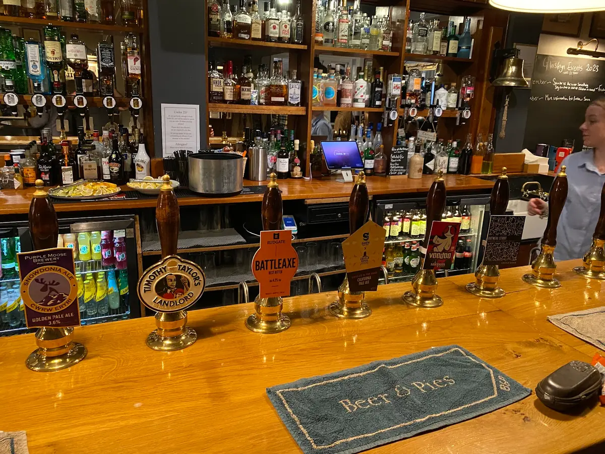 Glasfryn — Bars in Mold