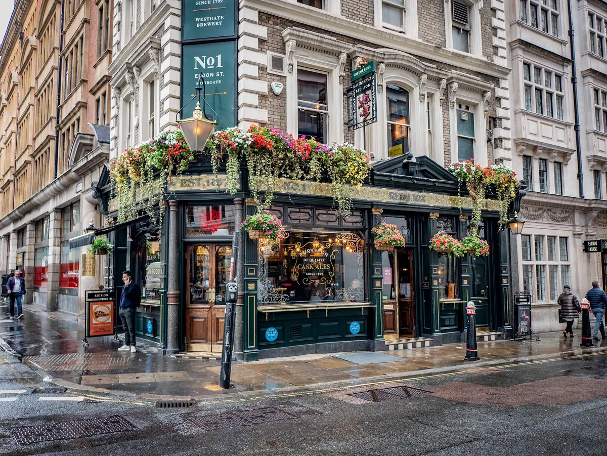 Red Lion — Bars in London