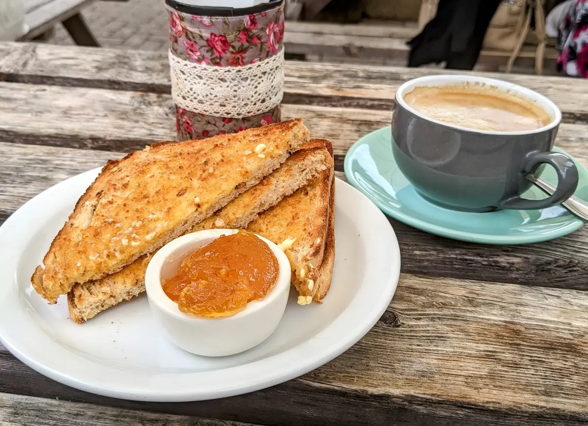 Pamphill Dairy Parlour Café — Cafes in Wimborne