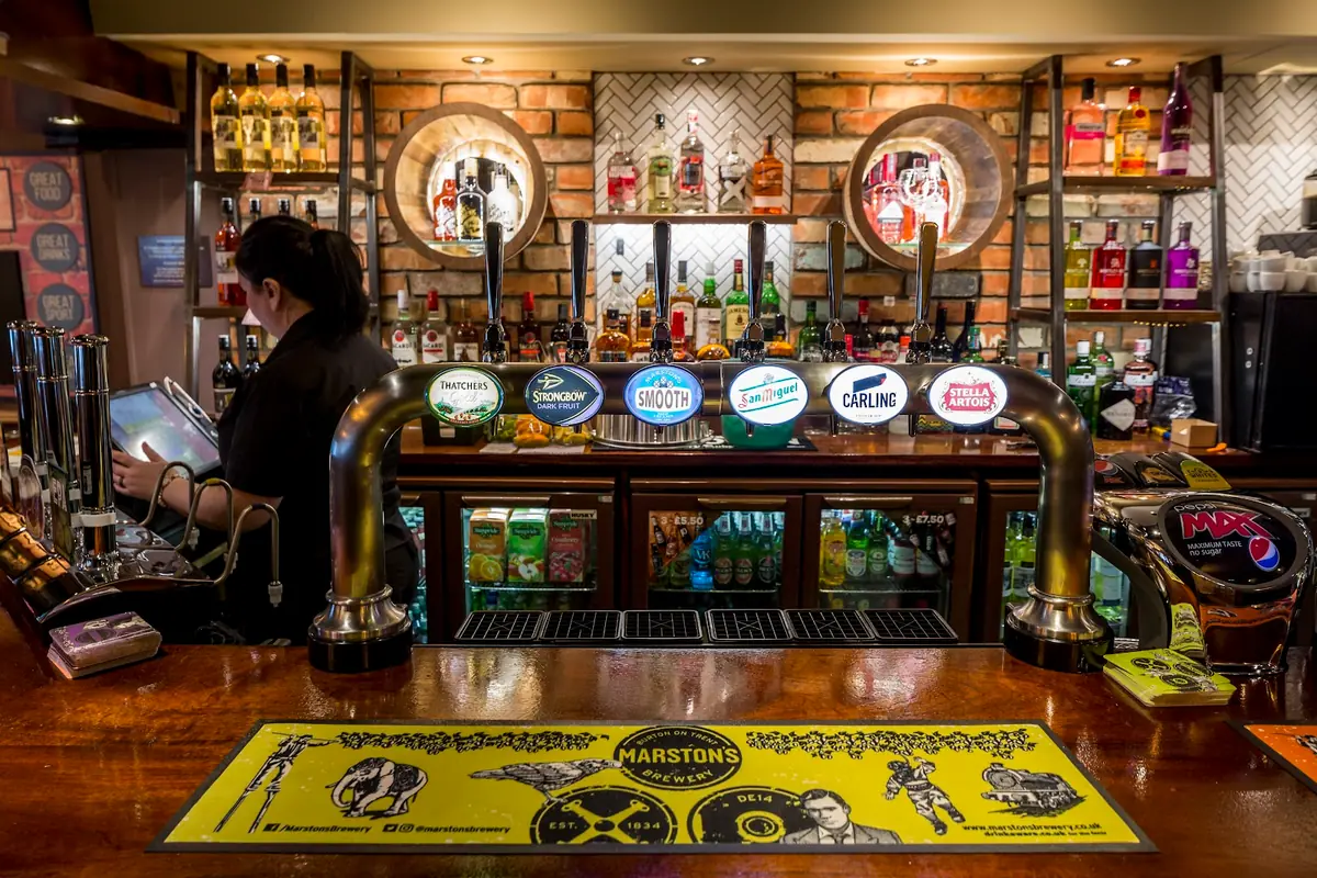 Moat House Inn