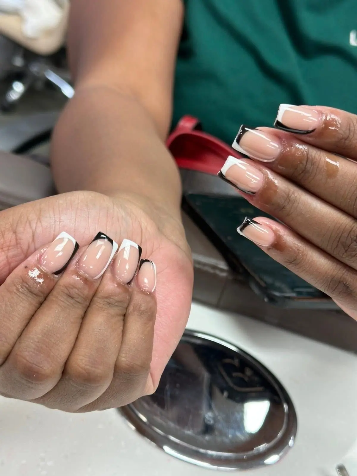 Lee Nails & Spa photo (photo 1 of 3)