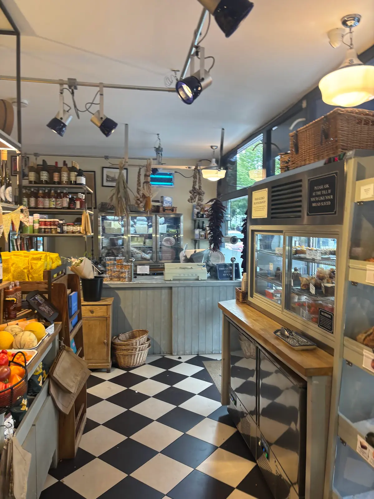De Beauvoir Deli (shop & takeaway) photo (photo 3 of 3)