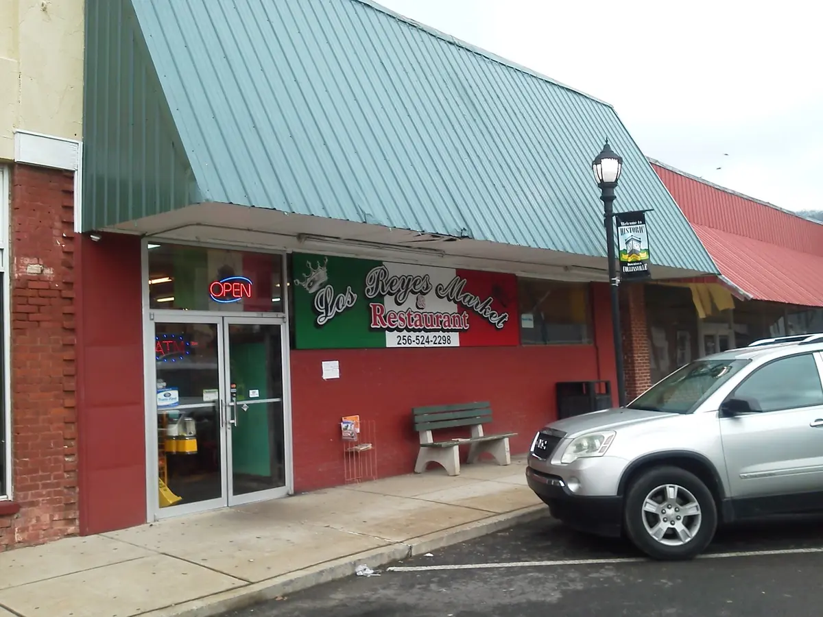 Los Reyes Market and Restaurant | Collinsville — Mexican Restaurants in Collinsville